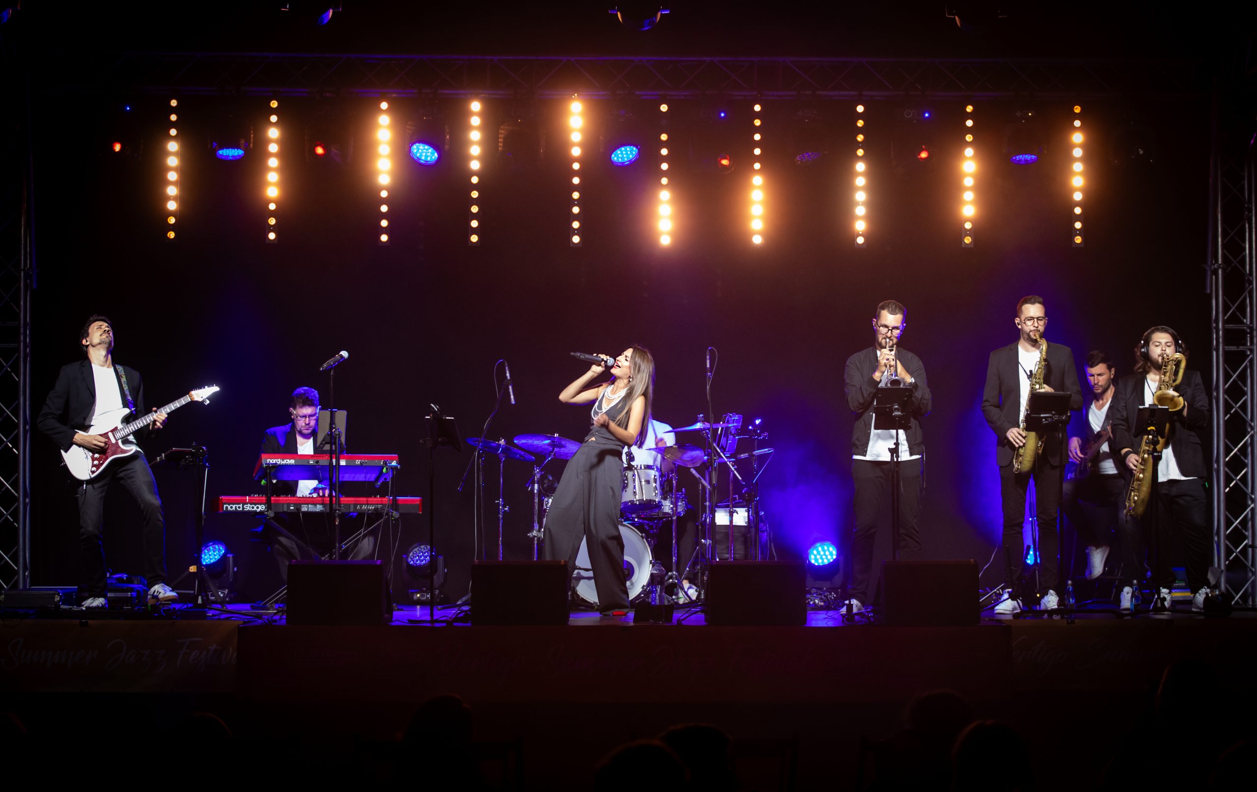 vertigo band na hali stulecia